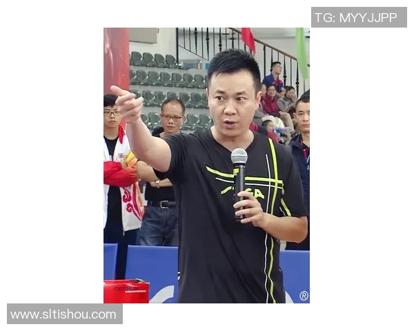 李静的足球人生：从小球员到教练的深度对话与成长历程分享